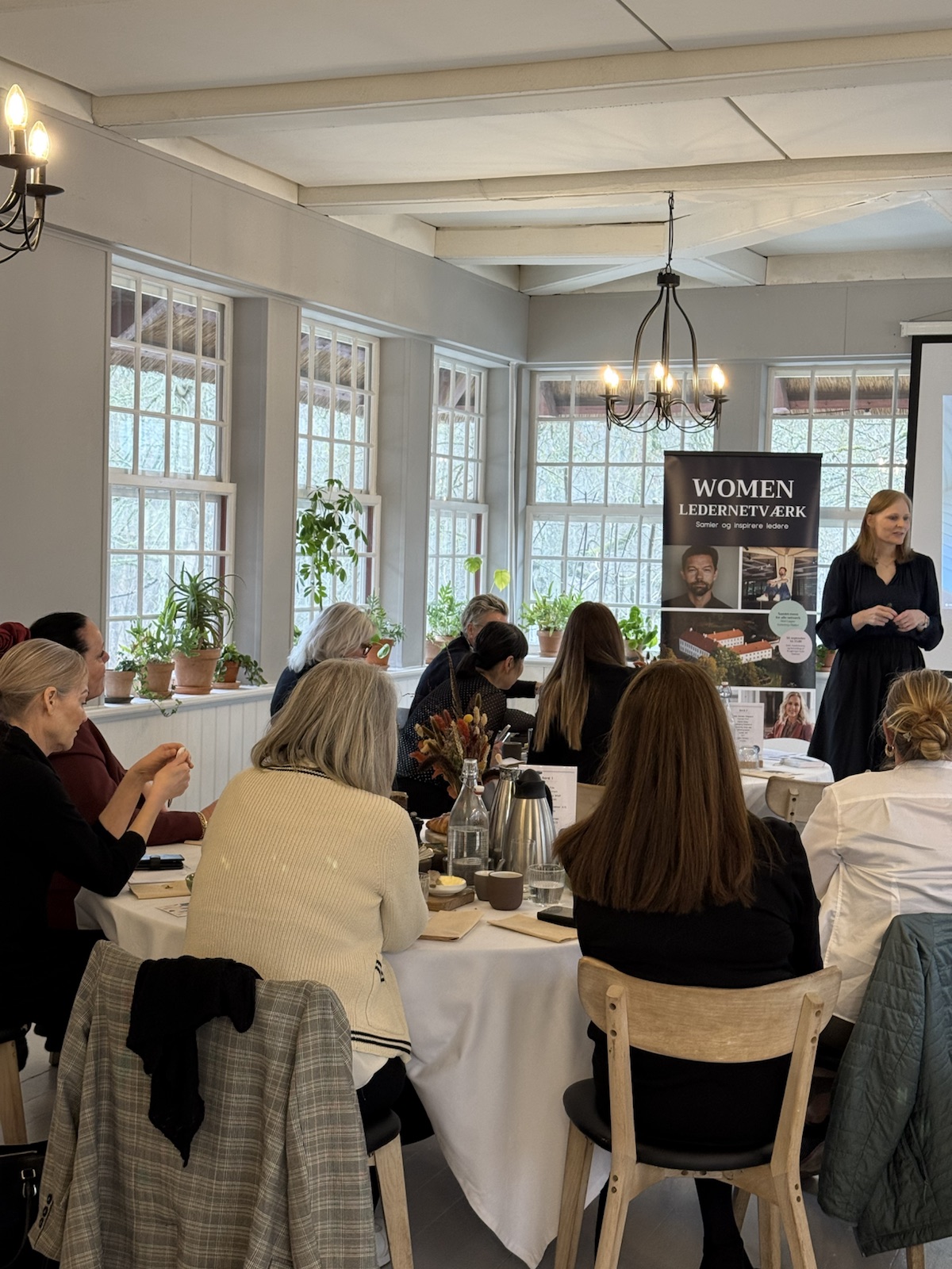 Morgenbord og stemning på Herthadalen